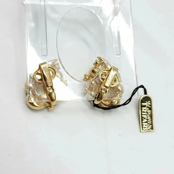 CROWN TRIFARI Gold Tone White Enamel Beaded Flower Clip Earrings Vintage Tags - Picture 4 of 4